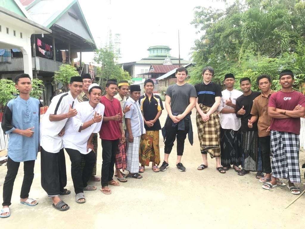Pemuda Prancis lamar gadis Polewali Mandar.