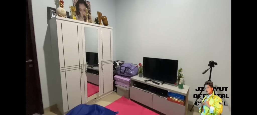 Potret Rumah Jirayut