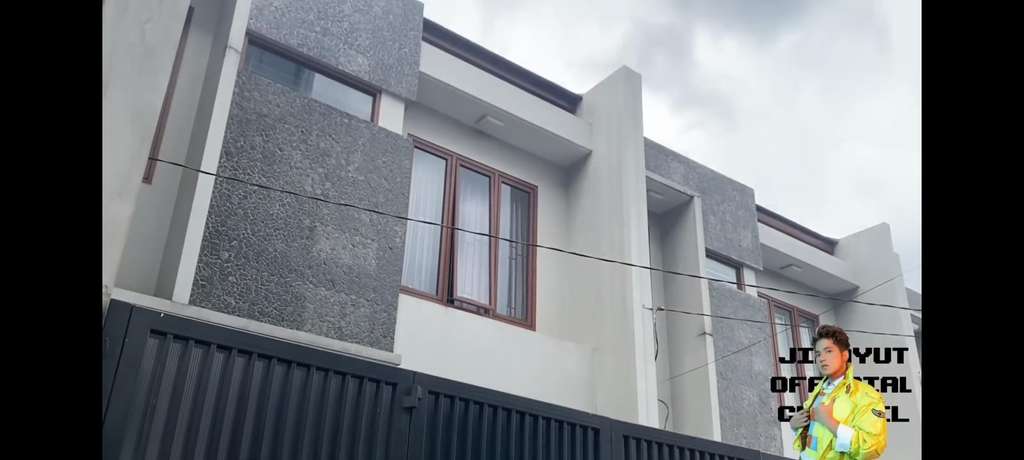 Potret Rumah Jirayut