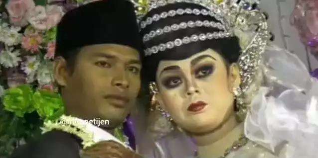 Makeup gagal pengantin wanita di pernikahannya.