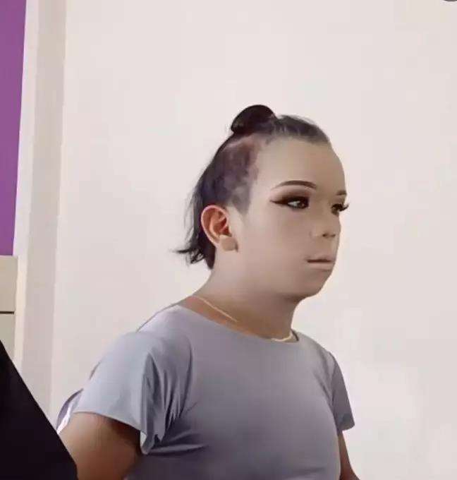 Makeup gagal pengantin wanita di pernikahannya.