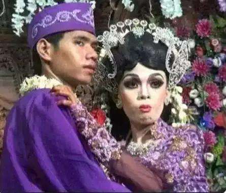 Makeup gagal pengantin wanita di pernikahannya.