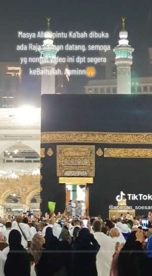 Masya Allah! Jemaah Indonesia Lihat Pintu Ka’bah Terbuka Saat Kunjungan Raja Salman ke Masjidil Haram