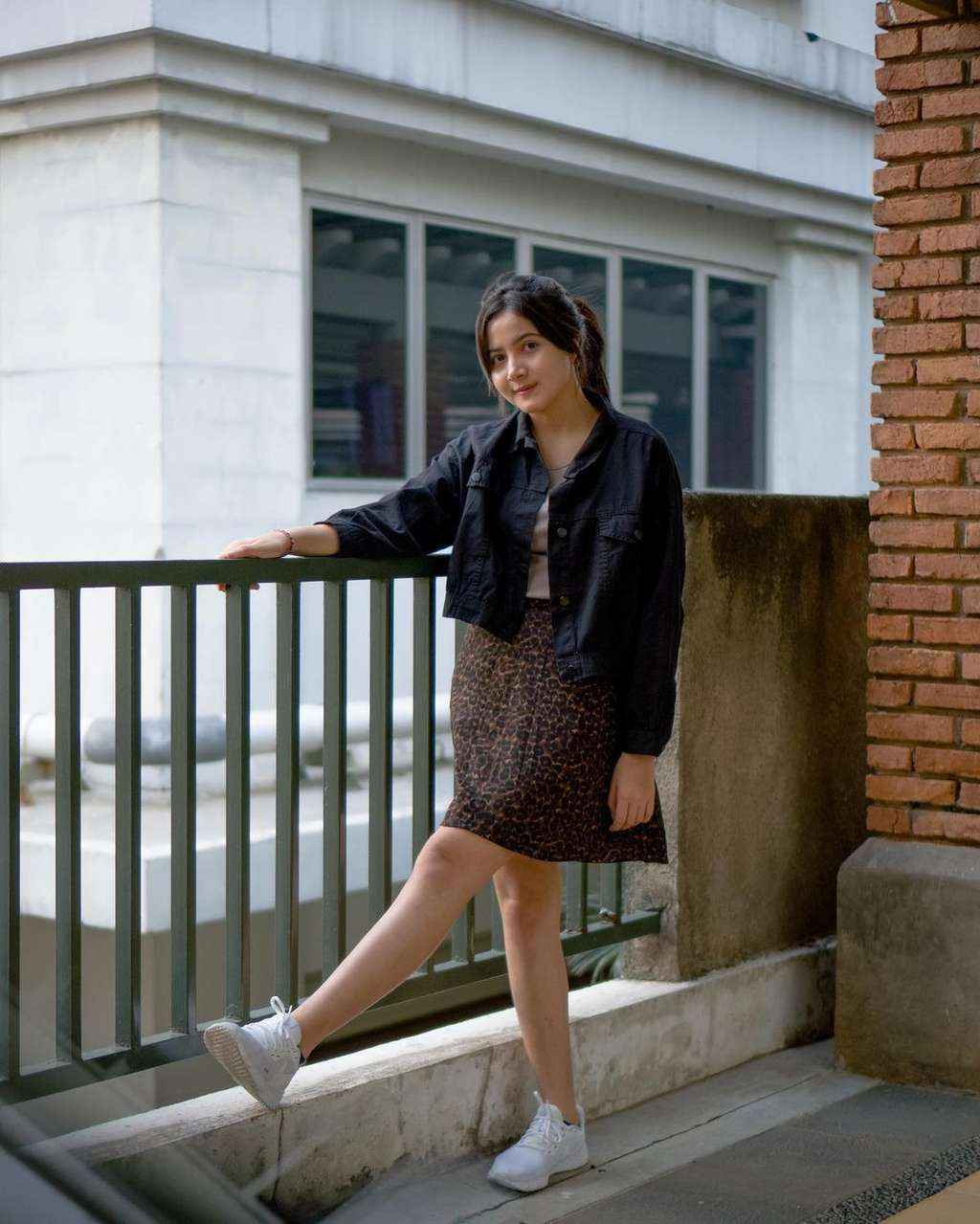 Potret Bulan Sutena Potret Bulan Sutena