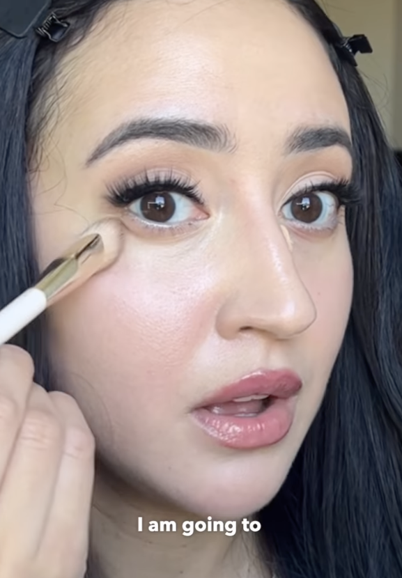 Membaurkan Concealer