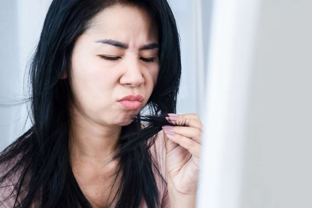 Jadi ‘Musuh Terbesar’ Bagi Hijabers, Ini 3 Permasalahan Rambut yang Mengganggu dan Cara Mengatasinya