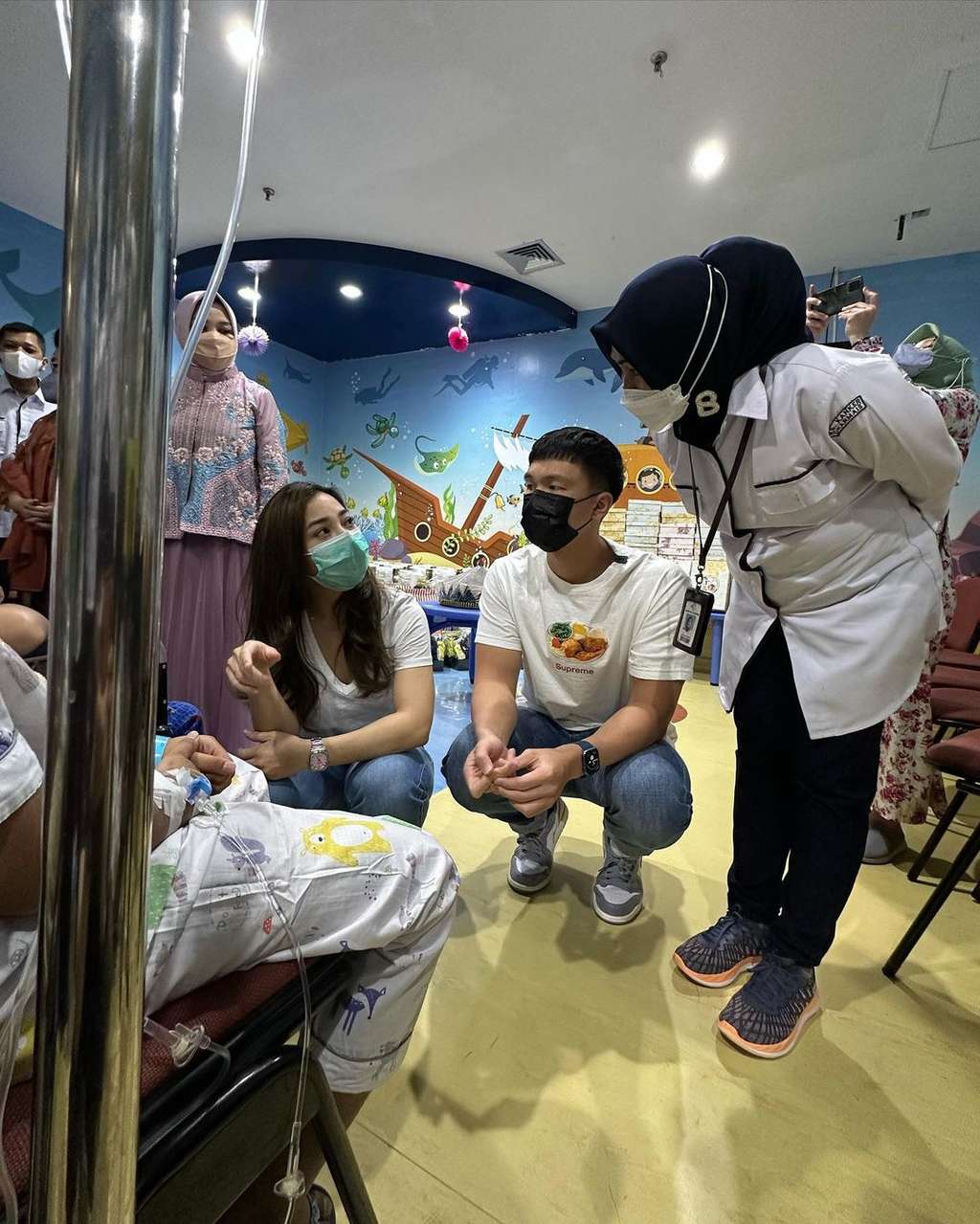 Nikita dan Indra rayakan ultah pertama putranya di Rumah Sakit Dharmais