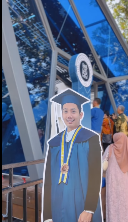 wisuda eril