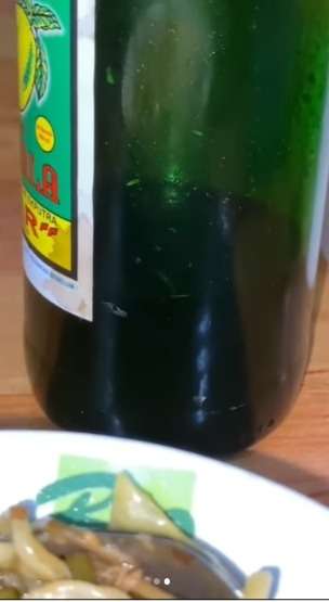 Niat Menikmati Mie Ayam, Malah Hilang Selera Makan Sebab Temukan Sesuatu di Dalam Botol Kecap