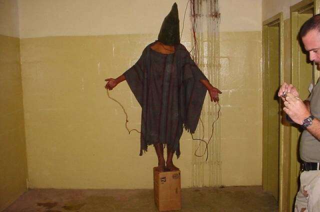 Penyiksaan tahanan Abu Ghraib Irak oleh tentara AS Penyiksaan tahanan Abu Ghraib Irak oleh tentara AS