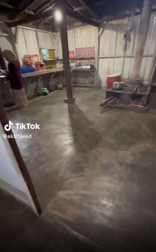 Penampakan dapur tradisional di rumah pedesaan bikin tercengang.