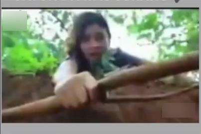 Adegan jatuh ke jurang sinetron Indonesia yang tidak logis dan bikin ngakak.