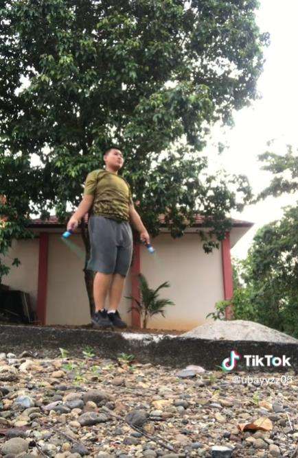 Transformasi berat badan pemuda yang malu gendut sejak SMA.