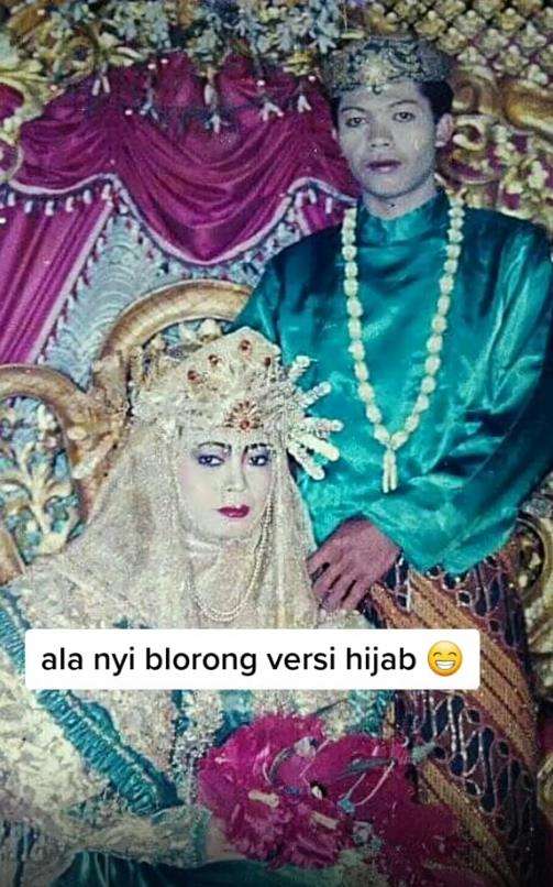 Deretan foto gaya makeup dan busana pengantin jadul tahun 90an ala-ala.