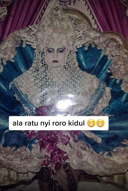 Deretan foto gaya makeup dan busana pengantin jadul tahun 90an ala-ala.