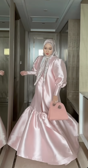 Instagram @dianpelangi