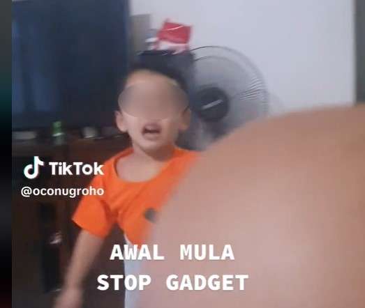 anak mengamuk