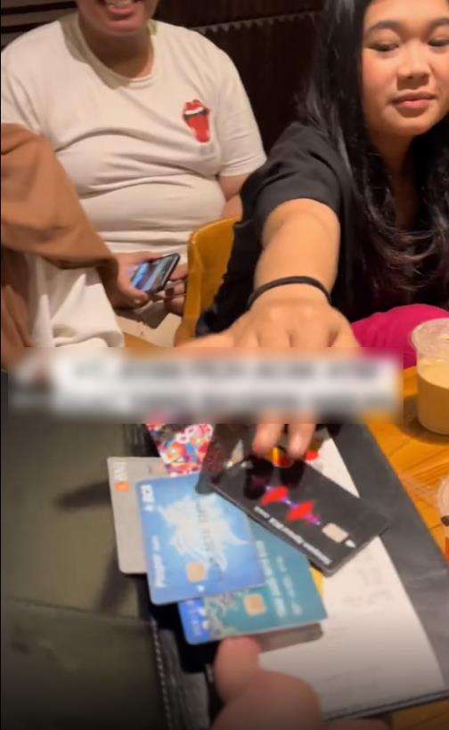 Bukber seru tapi bikin tegang.