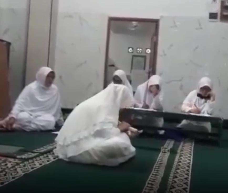 Detik-detik ibu jemaat taklim meninggal pas khataman Alquran.