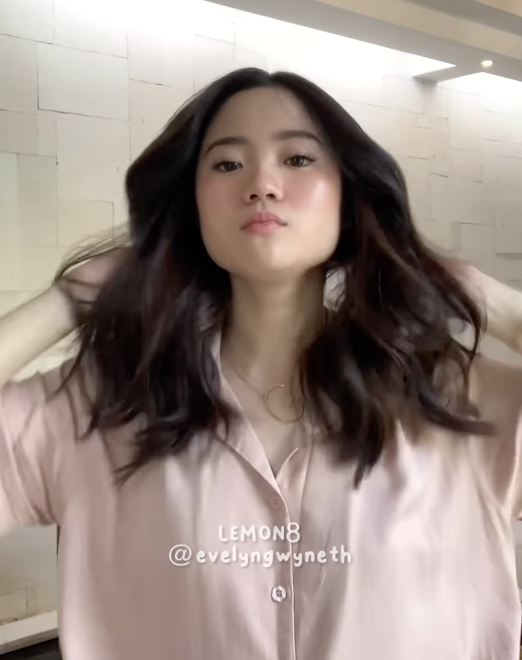 Menata Rambut