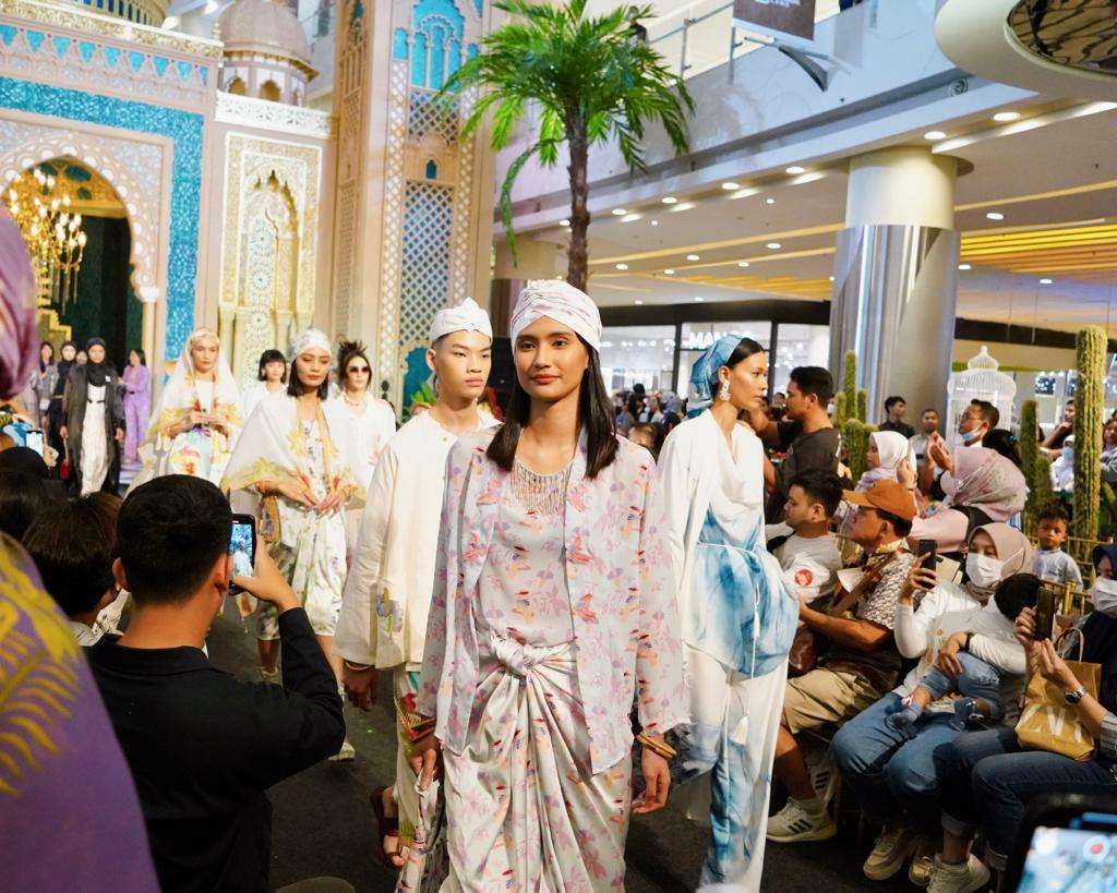 Raya Fashion Parade