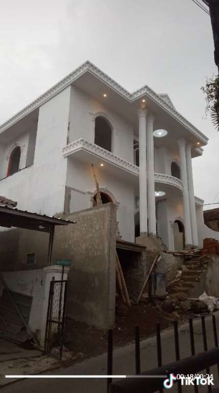 Video Transformasi Rumah Tua Dimakeover Jadi Gedongan, Glow Up Bukan Main Ditonton 15 Juta Kali Video Transformasi Rumah Tua Dimakeover Jadi Gedongan, Glow Up Bukan Main Ditonton 15 Juta Kali