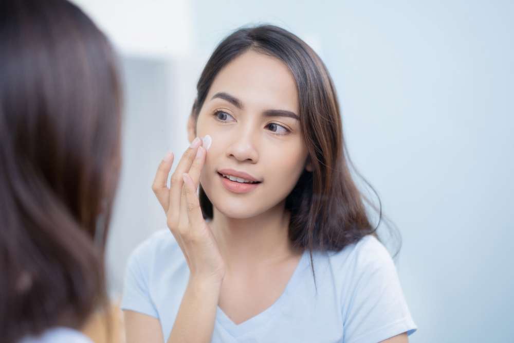 Memakai Skincare
