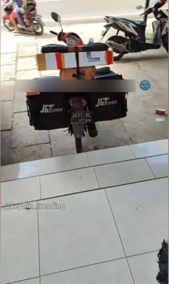 Beli ban truk online, customer pilih paket diantar kurir daripada kargo.