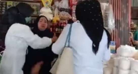 ibu pedagang ngamuk ibu pedagang ngamuk