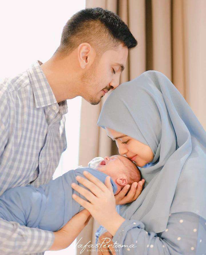 Potret Vebby Palwinta Melahirkan Anak Kedua