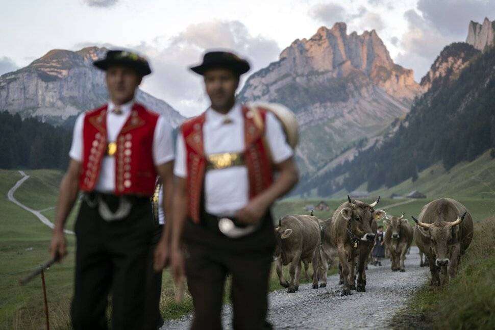 Swiss adalah salah satu negara dengan UMR tertinggi di dunia