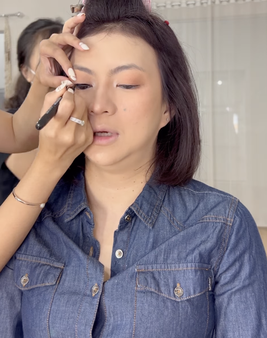 Memakai Eyeliner