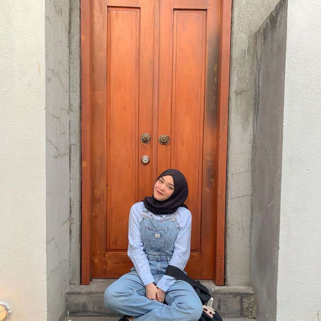 Putri Delina