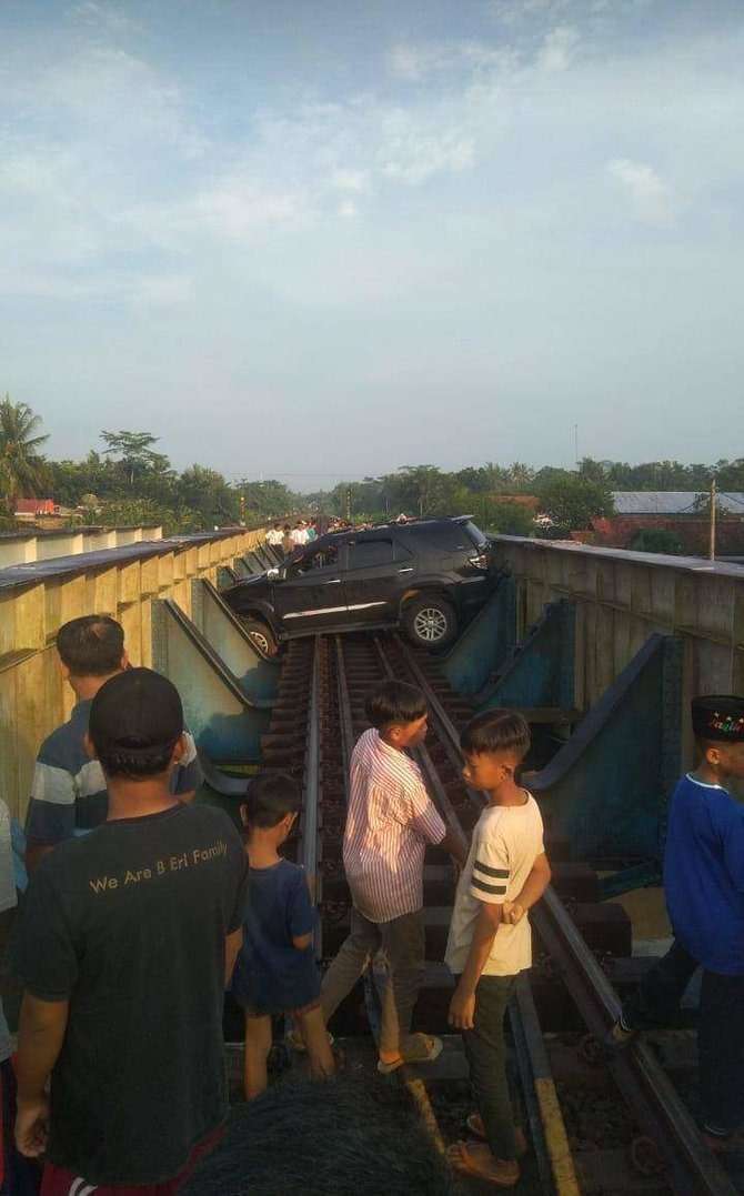 Fakta-Fakta Fortuner Nyelonong Masuk Rel di Banyumas, Diduga Ajak Keluarga Bunuh Diri