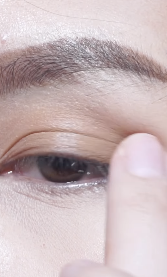 Memakai Eyeshadow