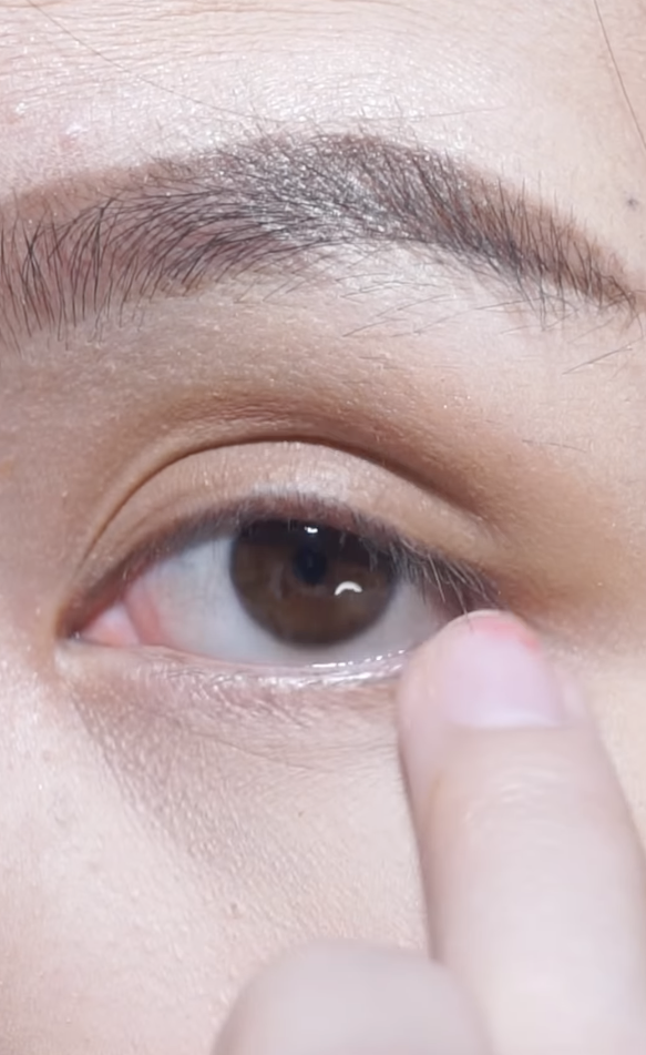 Memakai Eyeshadow