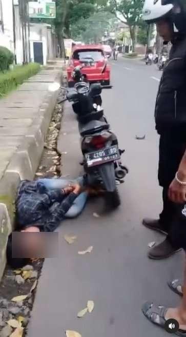 Viral Video Pemuda Dihajar Pengendara Motor di Cimahi Hingga Kejang-Kejang, Polisi Selidiki Pelaku