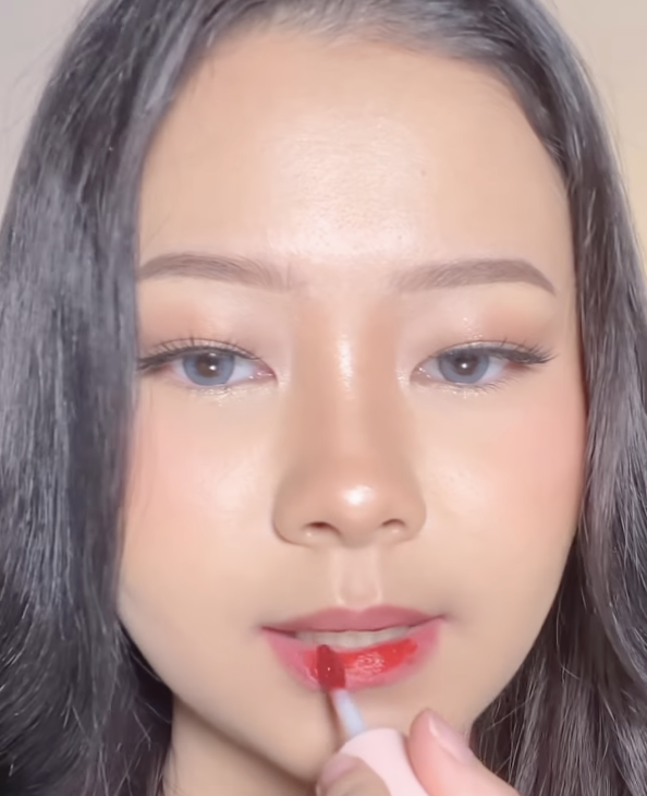 Memakai Lip Tint