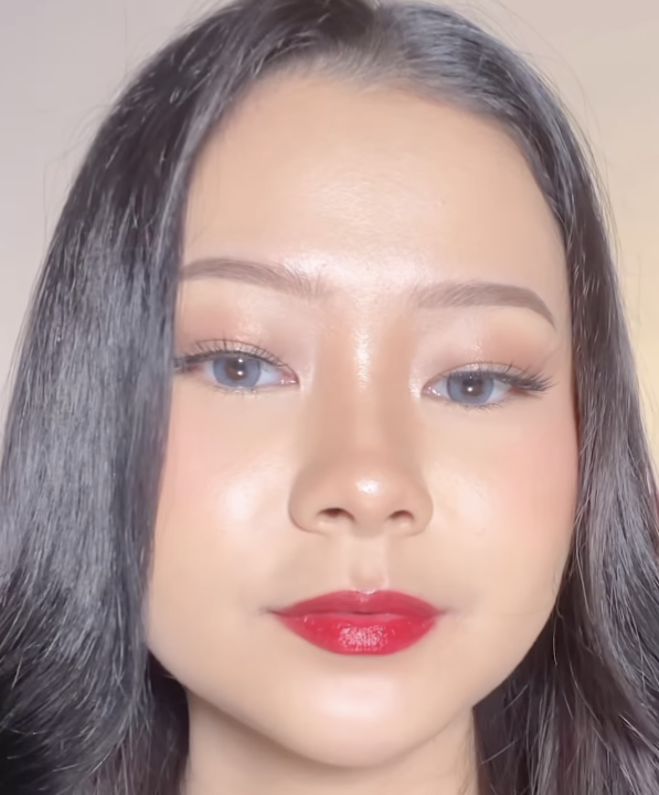 Memakai Lip Tint