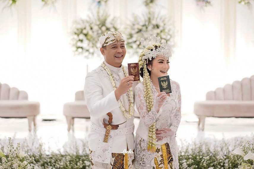 Kiki Amalia dan suami Agung Nugraha