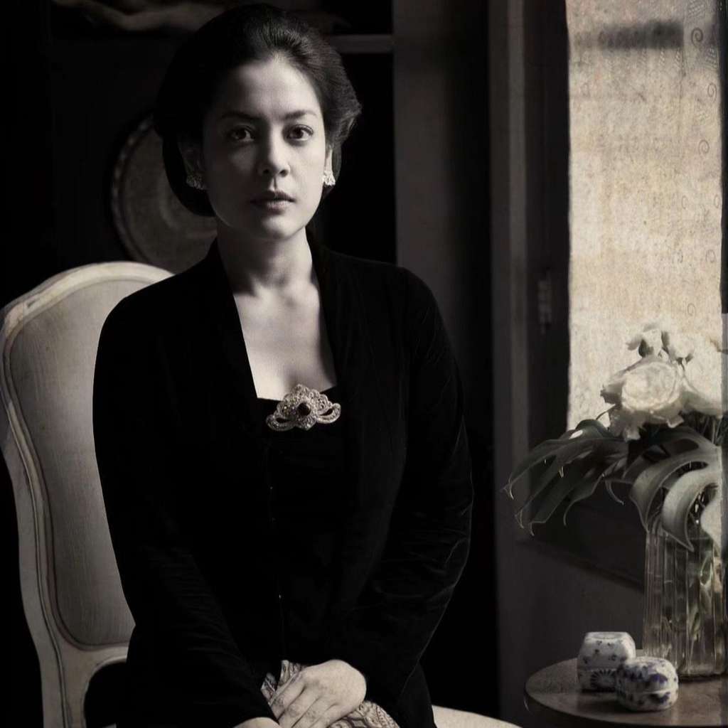 Tampil Bak Gadis Jawa di Hari Kartini,  Penampilan Lulu Tobing Jadi Sorotan