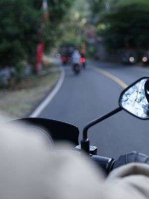 Supaya Tak Kena Marah Istri, Pemudik ini Rela Bawa 30 Kilogram Oleh-Oleh Menggunakan Motornya