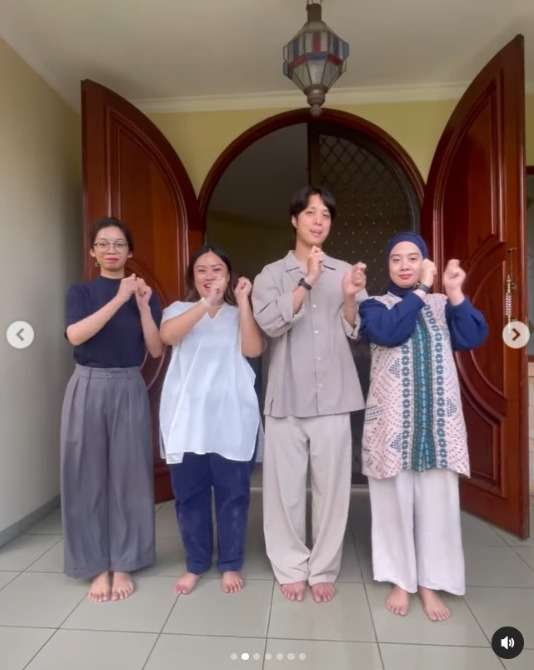 Dikta Ucapkan Selamat Lebaran Pakai Bahasa Isyarat, Curi Perhatian Warganet
