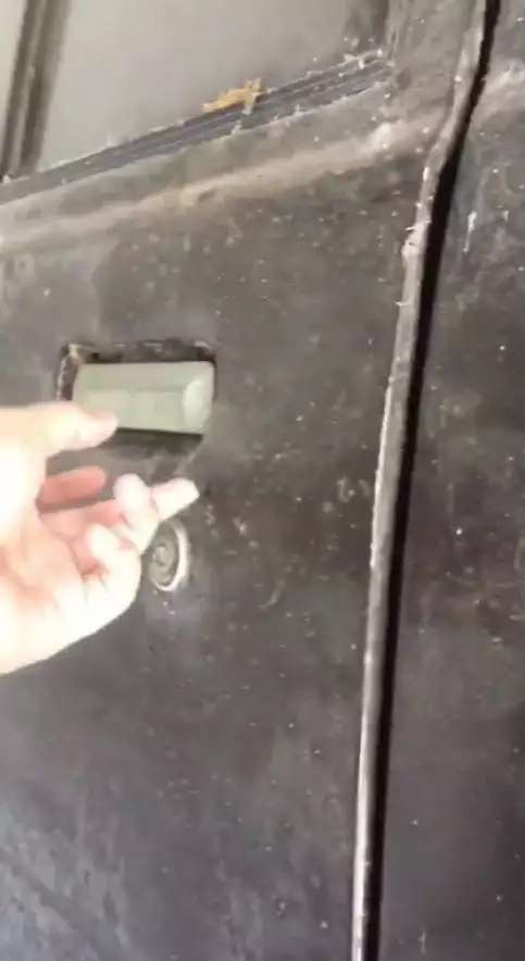 the car becomes a prayer room