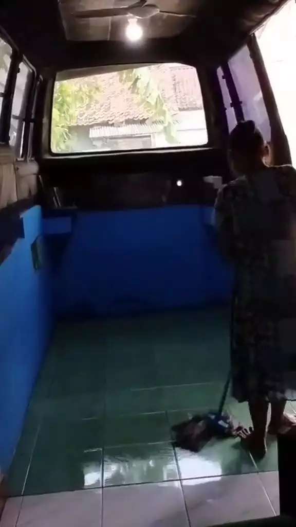 mobil jadi mushola
