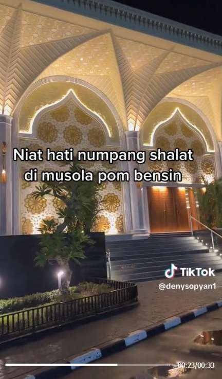 Niat Hati Shalat di Mushola, Pengendara ini Malah Temukan Masjid Super Megah di SPBU Niat Hati Shalat di Mushola, Pengendara ini Malah Temukan Masjid Super Megah di SPBU