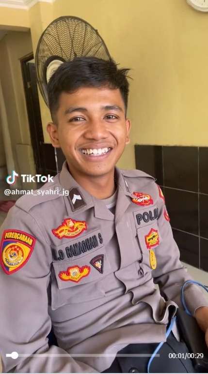 Begini Jadinya Kalau Adik Kandung Jadi Senior, Ketawa Santai Lihat Kakaknya Jadi Anggota Baru