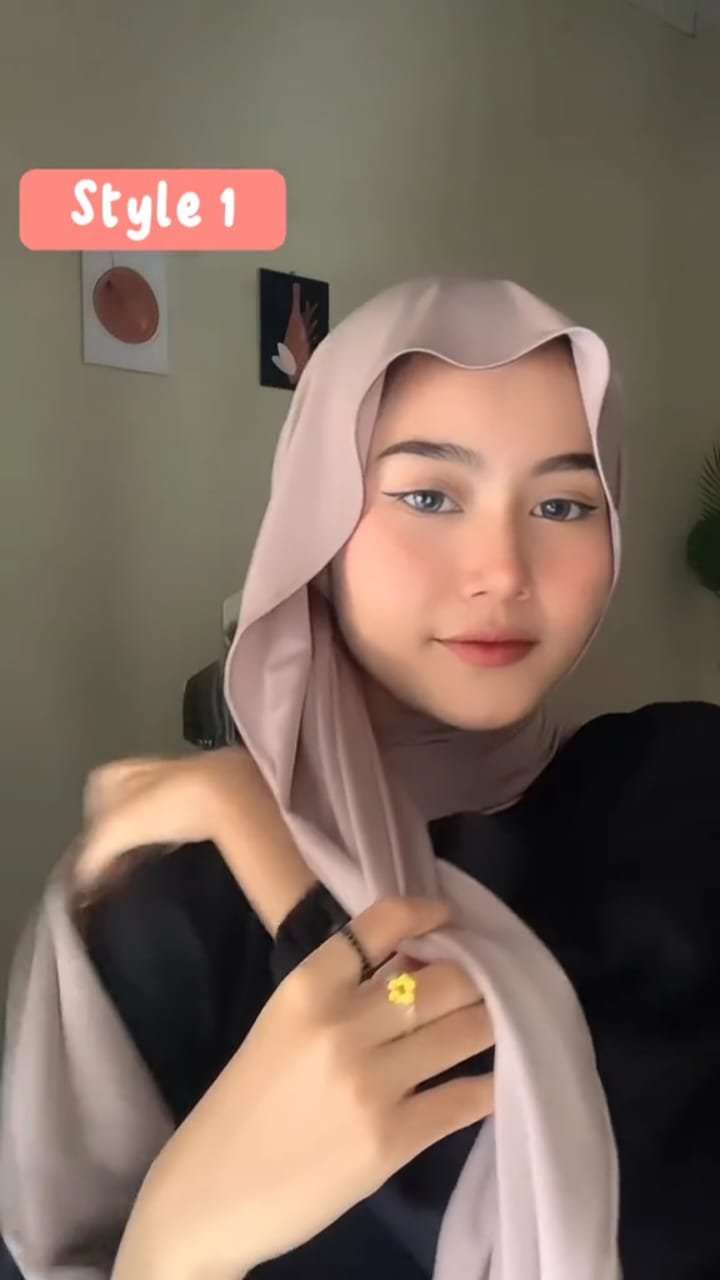 TikTok @fashionhijabcenter