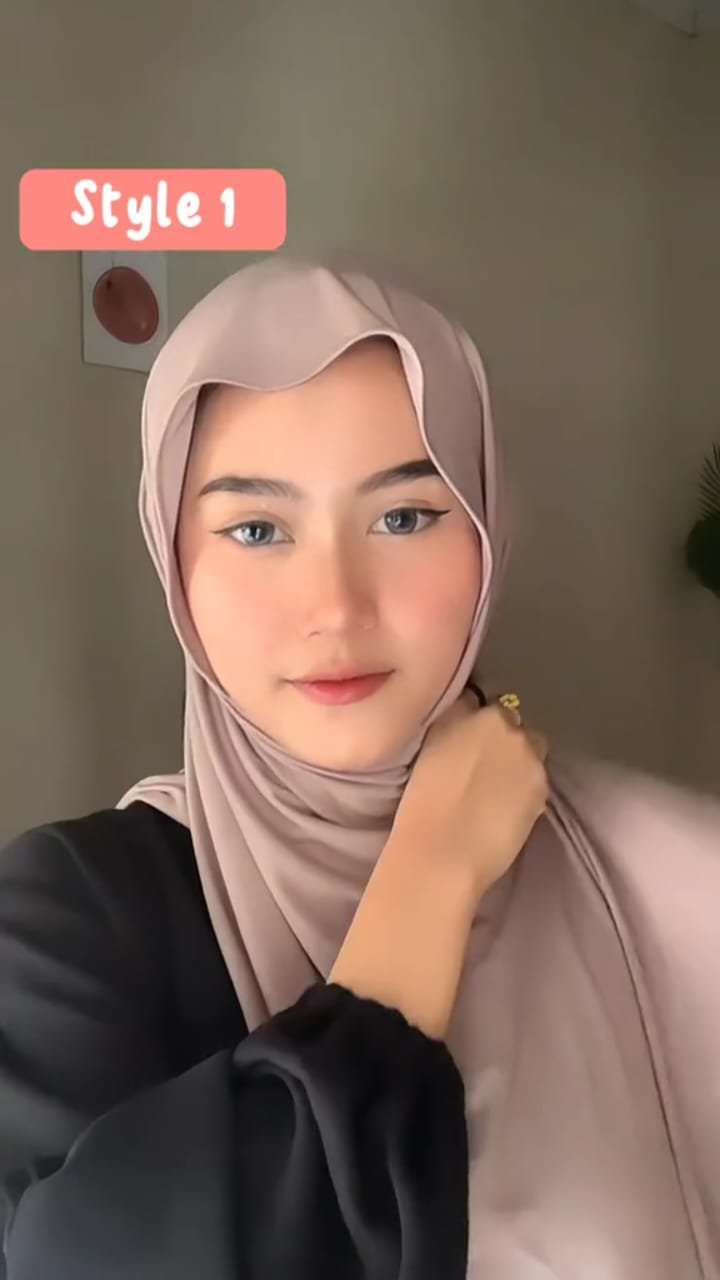TikTok @fashionhijabcenter