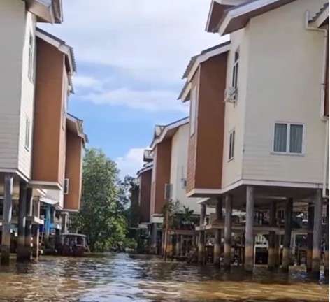 Perumahan terapung di Brunei